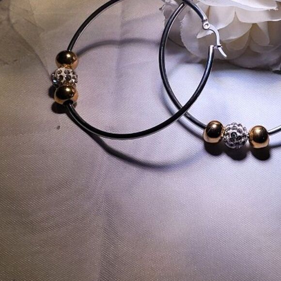 PIATELLA, NEW, STAINLESS-STEEL HOOP WITH CUBIC ZIRCON BEADS EARRINGS - Picture 3 of 5